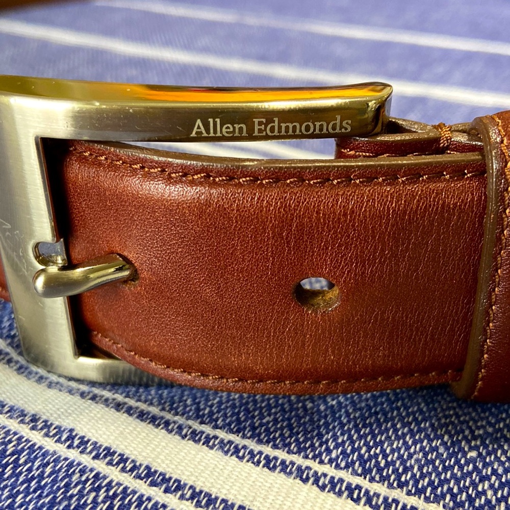 Allen Edmonds Men’s Dress Belt Size 42. Silver color buckle. Wide. Brown.